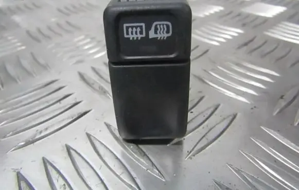 Volvo S70 V70 V70 XC Windscreen/window heater switch 9162952