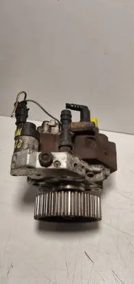 Renault Megane II Fuel injection high pressure pump 8200108225