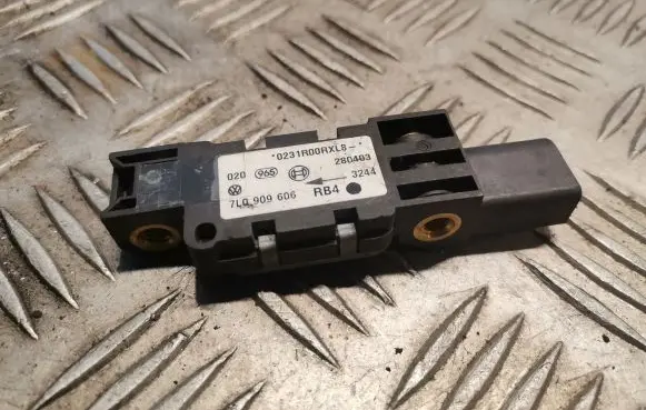 Porsche Cayenne (9PA) Airbag deployment crash/impact sensor 7L0909606
