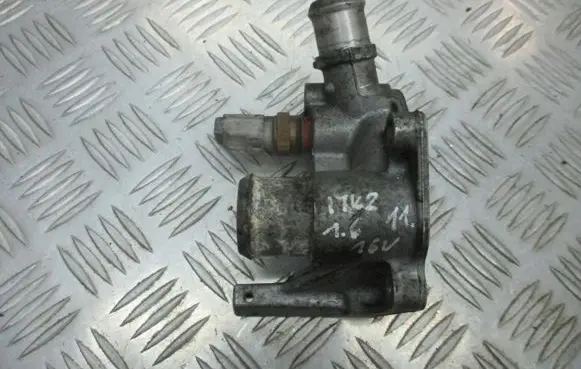 Ford Focus Thermostat housing 