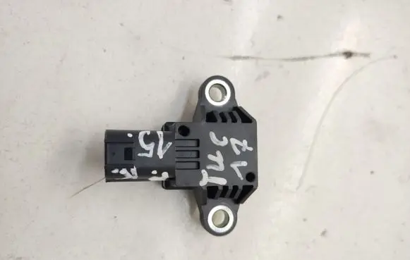 Hyundai Tucson TL Airbag deployment crash/impact sensor 95920B1050 624944200 09242016