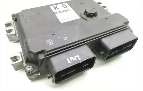 Suzuki Swift I Engine control unit/module 33920-62J00 MB112300-038112V