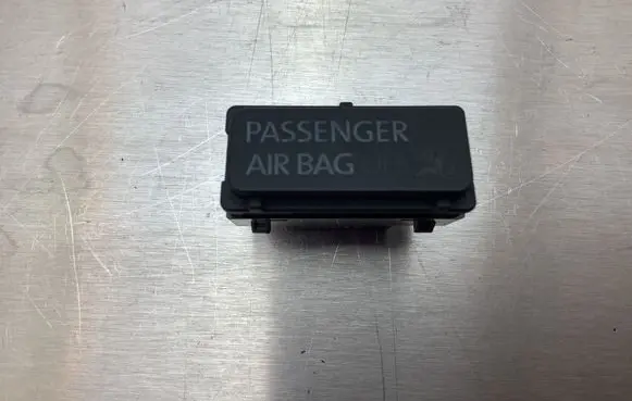 Volkswagen Touran II Passenger airbag on/off switch 1T0919234C