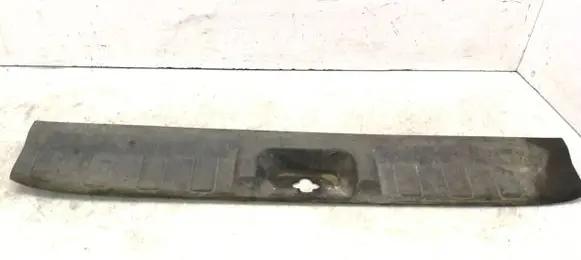 Trunk/boot sill cover protection