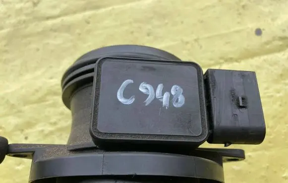 Mercedes-Benz C W204 Mass air flow meter A2710940248