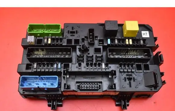 Opel Zafira B Fuse box set 13222173HT