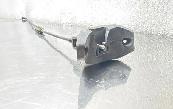 Opel Corsa D Fuel cap flap release cable 13111599 13202396