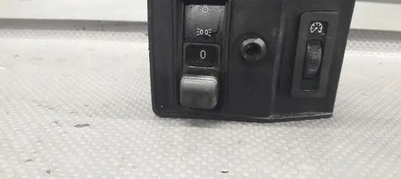 BMW 5 E60 E61 Fan control module 8110497