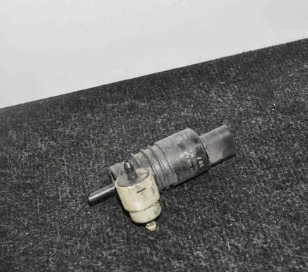 Volkswagen Golf V Windscreen/windshield washer pump 1J6955651