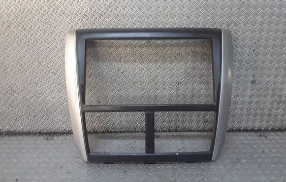 Subaru Forester SH Radio/GPS head unit trim 