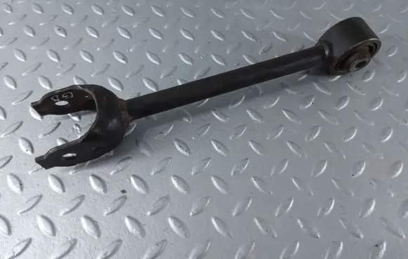 Toyota Camry VIII XV70 Rear control arm 4871033160