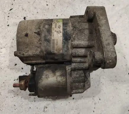 Renault Scenic I Starter motor D7E6 22G9