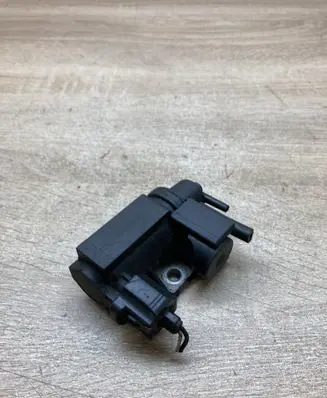 Toyota Avensis T250 Turbo solenoid valve 258100R011 70051308