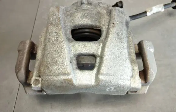 Audi A5 Sportback 8TA Front brake caliper
