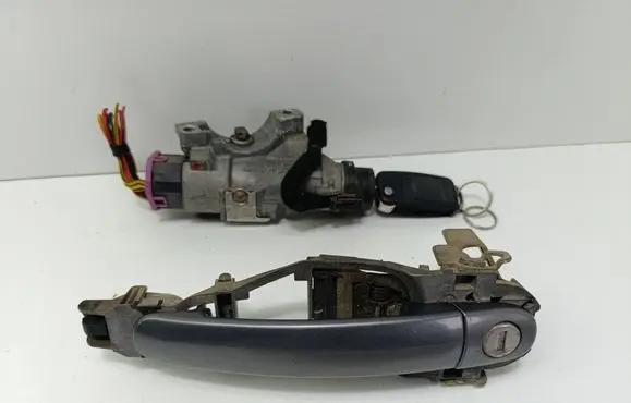 Volkswagen PASSAT B5.5 Lock set 4B0905851N 3B0837885