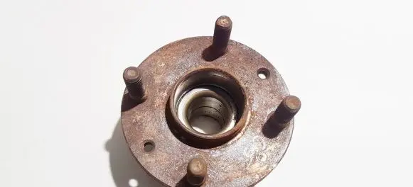 Mazda 323 F Rear wheel hub