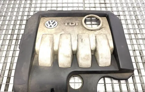 Volkswagen Golf V Engine cover (trim) 03G103925G