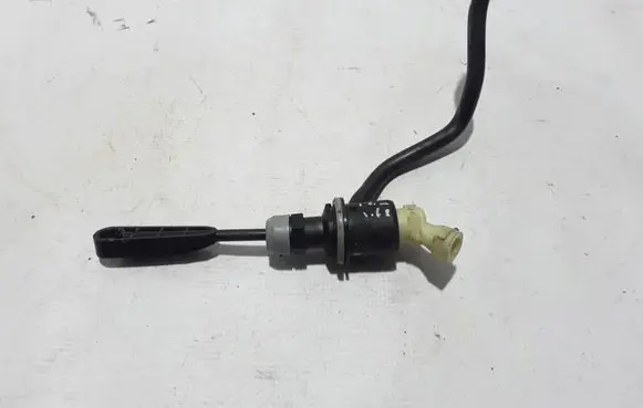Dacia Duster Clutch master cylinder 306109244R
