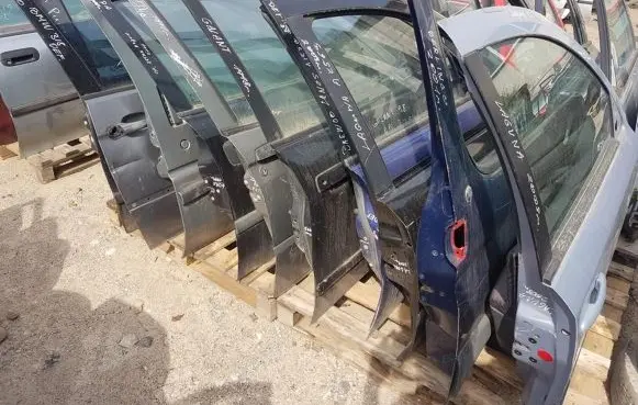 Mitsubishi Galant Front door