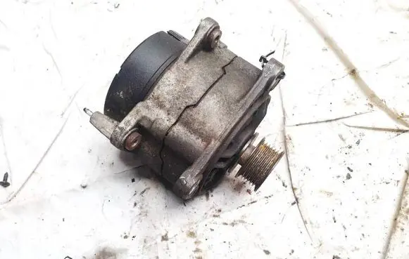 Volkswagen PASSAT B4 Generator/alternator 028903025