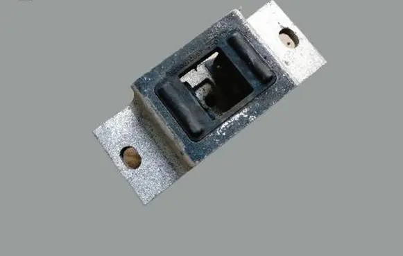Opel Movano B Engine mount bracket 8200676857