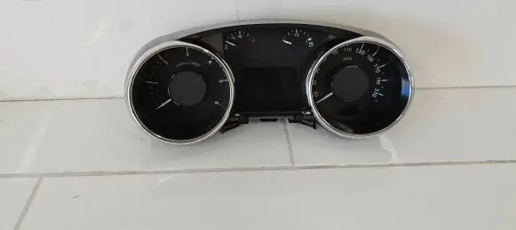 Peugeot 5008 Speedometer (instrument cluster) 9804263880 00745587 69389280