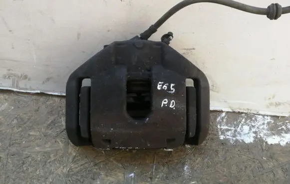 Front brake caliper