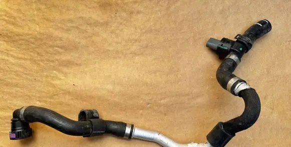 Porsche Panamera (976) Heater radiator pipe/hose 976819375A