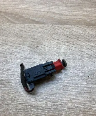 Opel Corsa D Brake pedal sensor switch 55701395 869619858