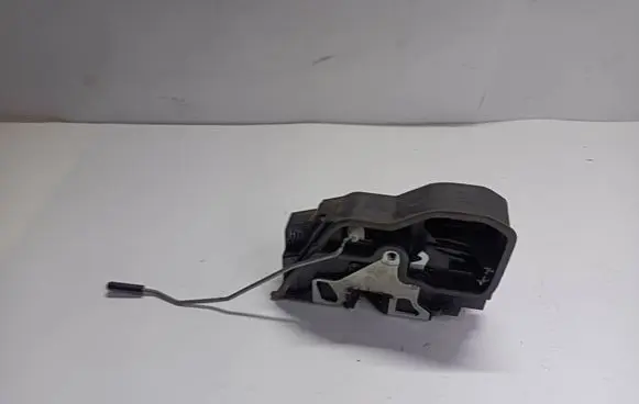 BMW 1 E81 E87 Rear door lock 7202147 A053702 A053706