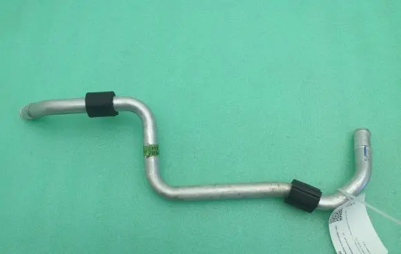 Porsche Panamera (970) Engine coolant pipe/hose 97057257104