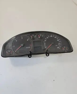 Audi A6 S6 C5 4B Speedometer (instrument cluster) 4B0920900J 110008947013