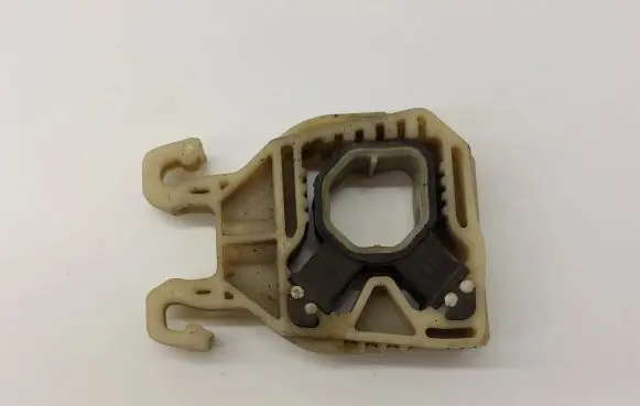 Volkswagen PASSAT B8 Radiator mount bracket 5Q0121367D