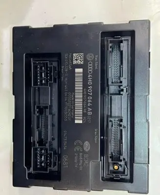 Audi A8 S8 D4 4H Comfort/convenience module 4H0907064AB