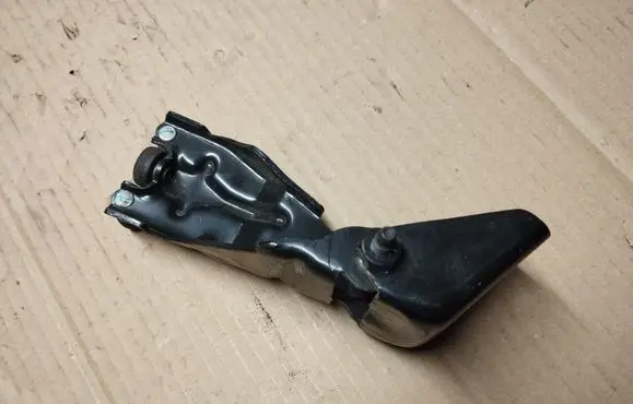 Chrysler Voyager Sliding door middle roller runner 05020672AD