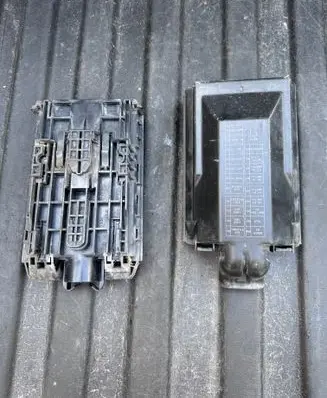 Infiniti FX Fuse box cover 1CA0A