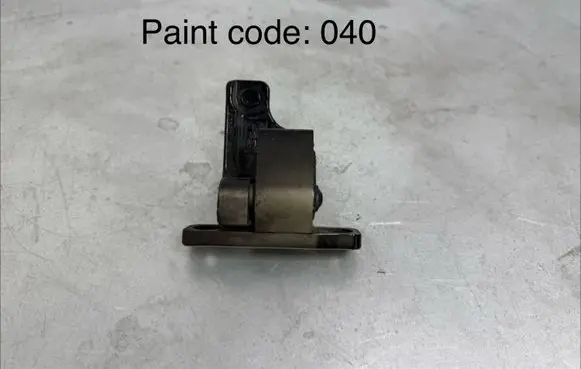 Mercedes-Benz C W205 Rear door lower hinge