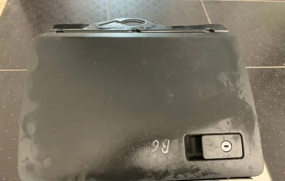 Volkswagen PASSAT B6 Glove box