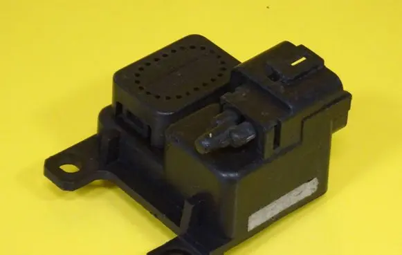 KIA Carens I Coolant fan relay OK2FB6176X