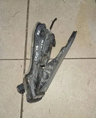 Accelerator throttle pedal