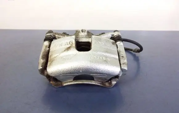 Volkswagen Golf Sportsvan Front brake caliper