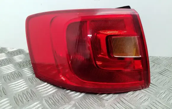 Volkswagen Jetta VI Rear/tail lights 5C6945095