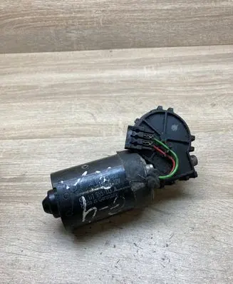 Volkswagen Golf IV Wiper motor 1J1955113A 0390241137