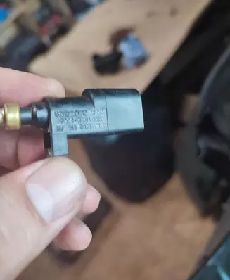 Volkswagen Golf VIII Coolant temperature sensor 03F919501B