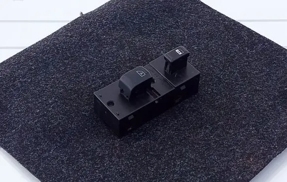 Nissan Pathfinder R51 Quarter vent window switch 25411ZP80A