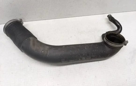 Opel Vectra C Air intake hose/pipe 9178638