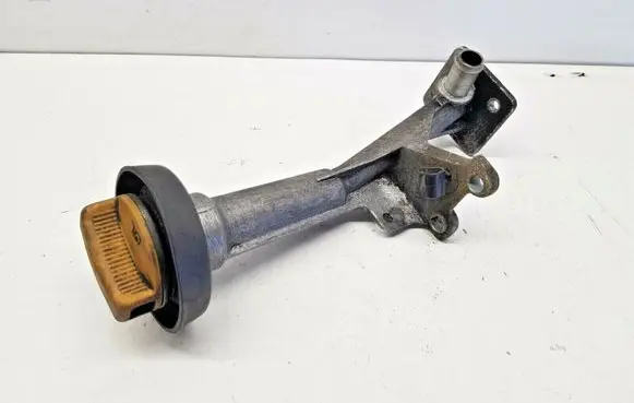 Opel Combo D Oil fill pipe nr8722