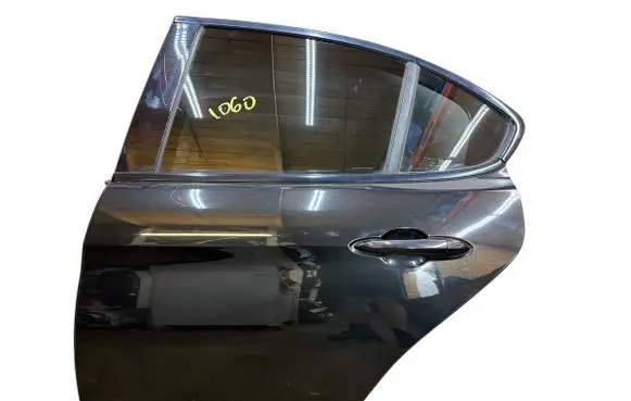 Alfa Romeo Giulia Rear door