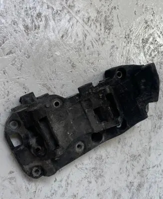BMW 5 F10 F11 Generator/alternator bracket 8506863