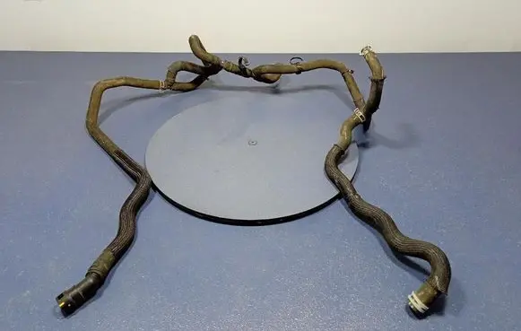 Engine coolant pipe/hose